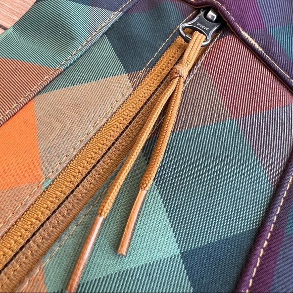 The North Face - Spring/Fall Fleece Lined Waterproof Jacket - Picture 3 of 16